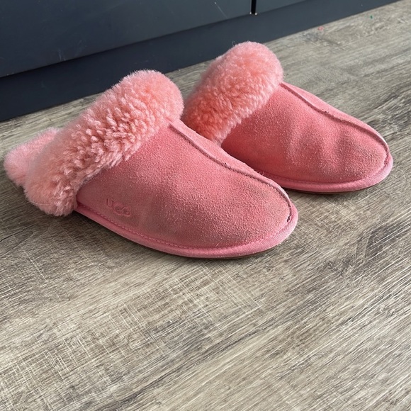 UGG Shoes - UGG Scuffette II slippers